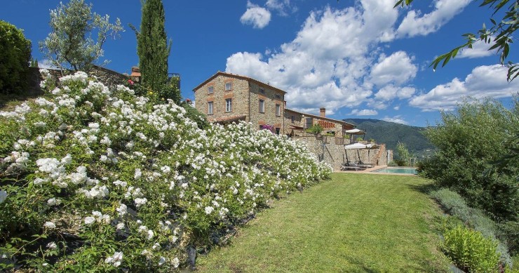 This farmhouse is for sale in Tuscany