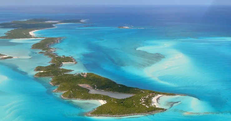 Un’isola privata delle Bahamas cerca una coppia di custodi per 100mila euro all’anno