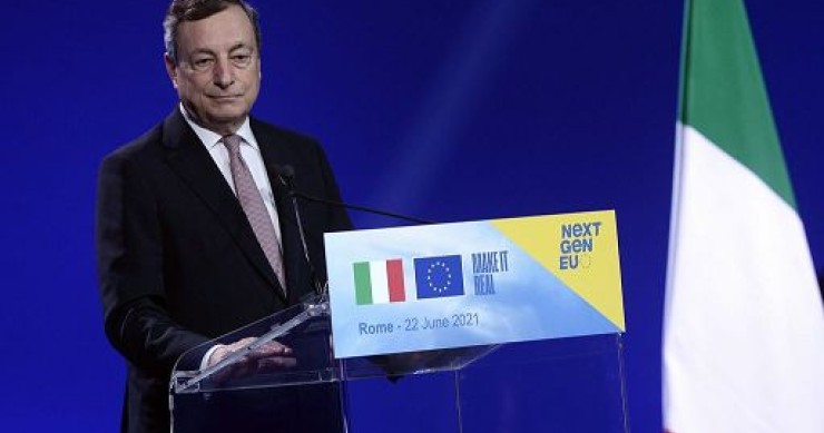 Green pass, ipotesi su estensione a scuola e servizi