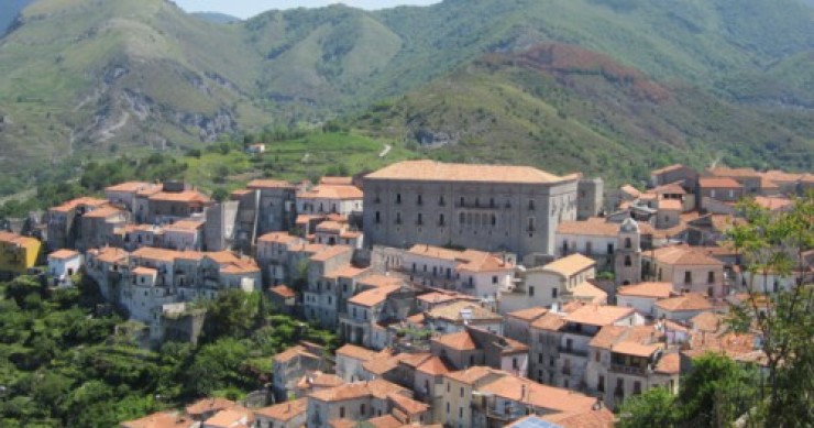 Alcuni borghi calabresi offrono 28mila euro per trasferire la residenza lì
