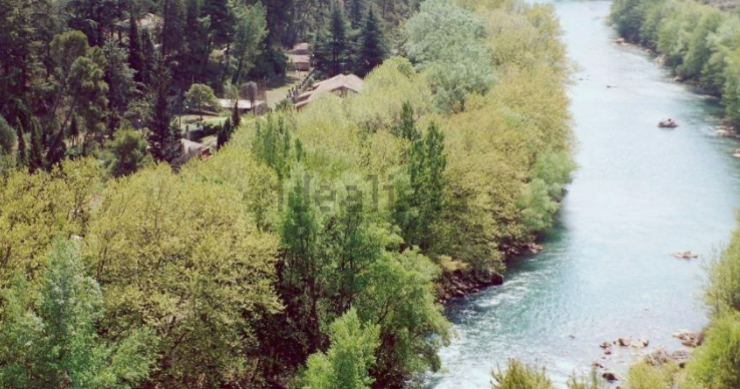 In vendita un paesino rurale in Spagna con 7 case, piscina e campo da tennis per 990mila euro