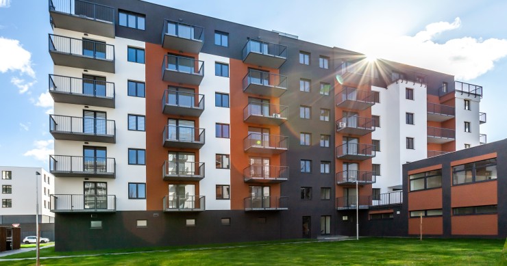 Bonus facciate 2021, come regolarsi per i parapetti dei balconi