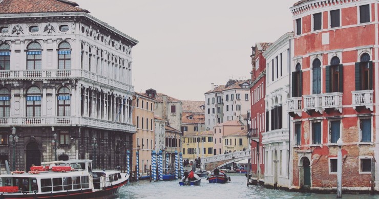 Accessi limitati a Venezia, dal 2022 arrivano i tornelli nei punti “chiave”