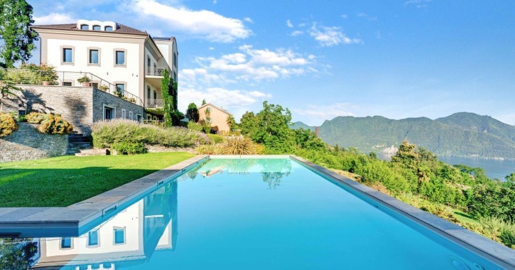 Impresionantes vistas al lago en Piamonte