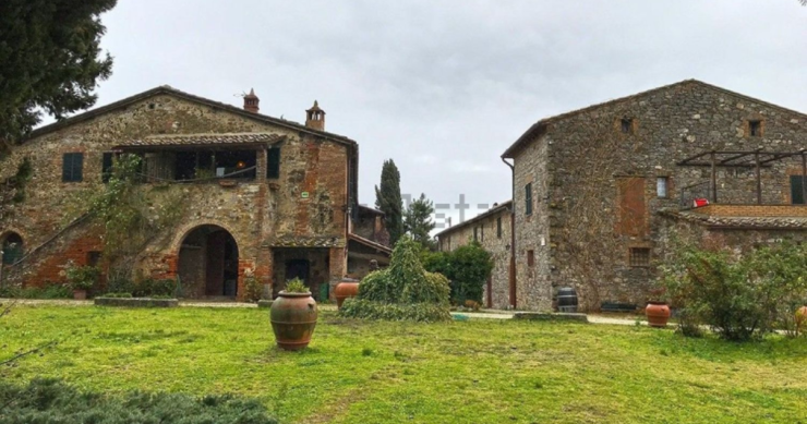 Un tipico casale toscano in vendita su idealista, la base d’asta è 765.000 euro