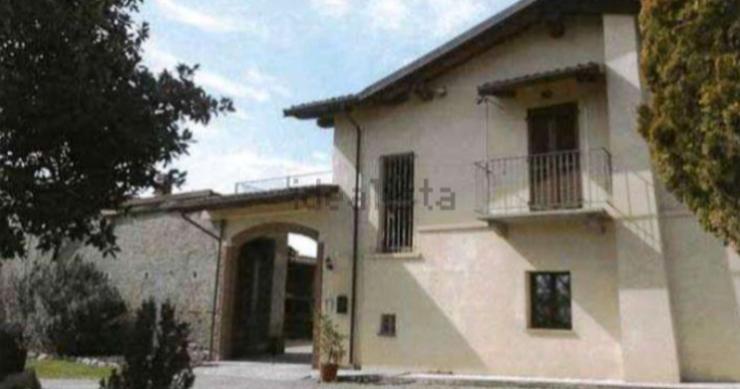 Un casale a Pinerolo dalle grandi potenzialità in vendita in asta su idealista
