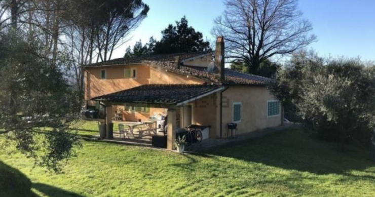 Questa villa toscana immersa nel verde è in vendita all'asta su idealista per 238mila euro