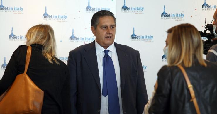 Toti spiega il "doppio green pass": in cambio tutto resti aperto