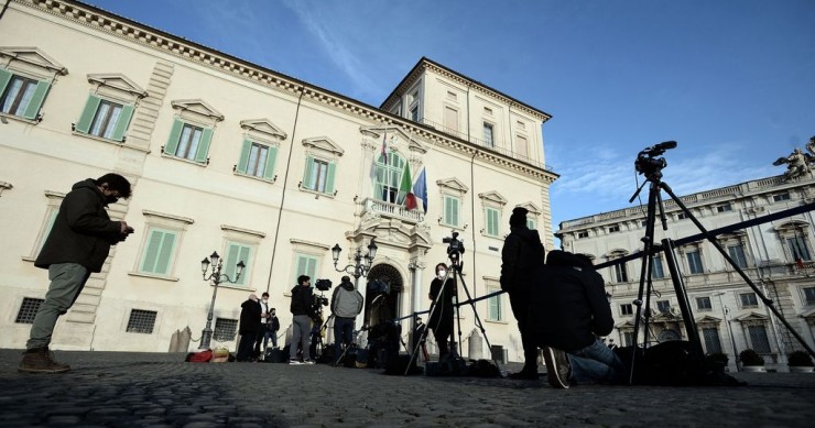 Elezioni Quirinale sui social, "testa a testa" Draghi-Berlusconi