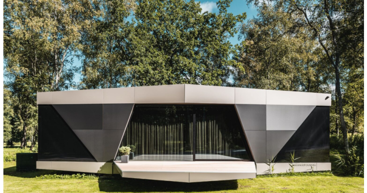 Questa casa prefabbricata a energia solare si monta in soli 90 minuti