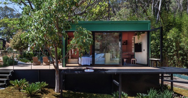 Una straordinaria casa prefabbricata costruita con due container che si può anche smontare