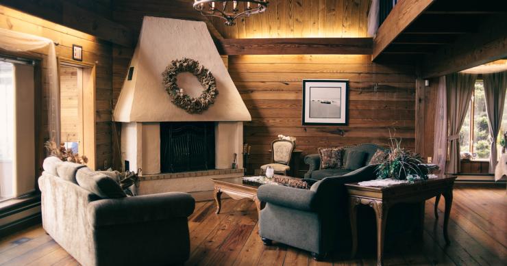 Come arredare una casa con camino, le idee che vanno bene per ogni stagione