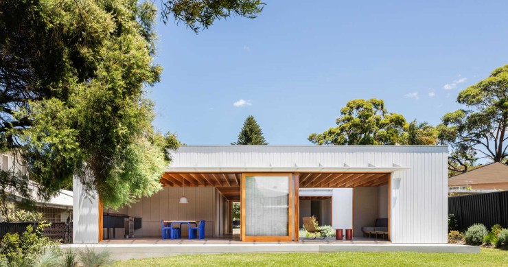 Una casa prefabbricata ecosostenibile perfetta per passare le vacanze estive