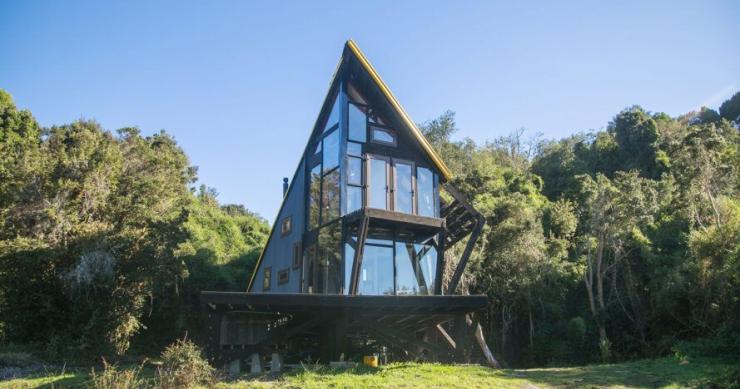 Una casa ecosostenibile prefabbricata per sfuggire alla frenesia della vita