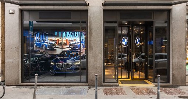 House of Bmw diventa spazio artistico per il Salone del Mobile