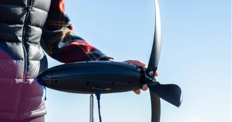 L'Aerogeneratore Shine in funzionamento