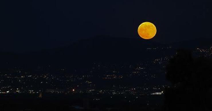 Il 13 luglio la superluna piena pi? grande del 2022