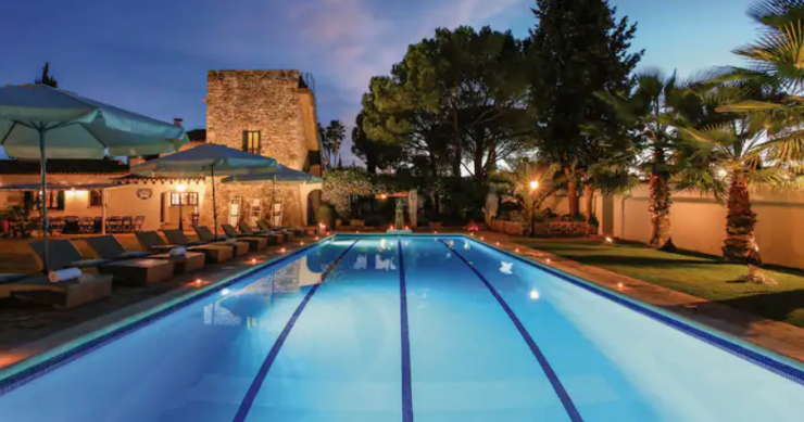 Airbnb cerca sei amici per un tour per Europa con soggiorno in 5 splendide dimore storiche