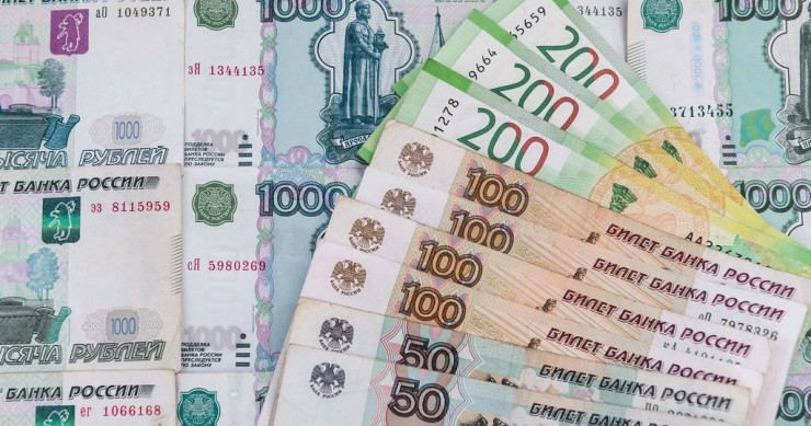 Risparmi, italiani formiche: mai tanti soldi sul conto corrente