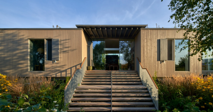 Una casa prefabbricata sulle rive del Tamigi in grado di resistere alle inondazioni