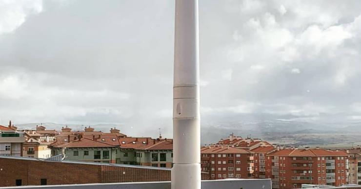 Una turbina eolica senza pale che produce energia e può rendere la tua casa autosufficiente