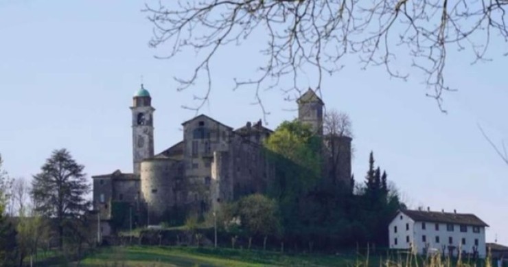 Castello in asta in Piemonte