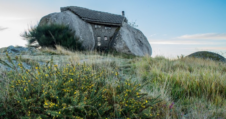 Casa do Penedo