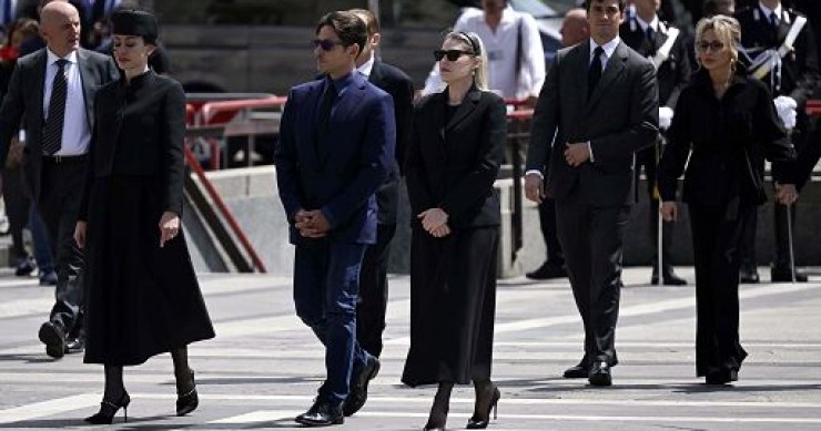 ##Berlusconi, attesa per il testamento e il destino del 61% di Fininvest