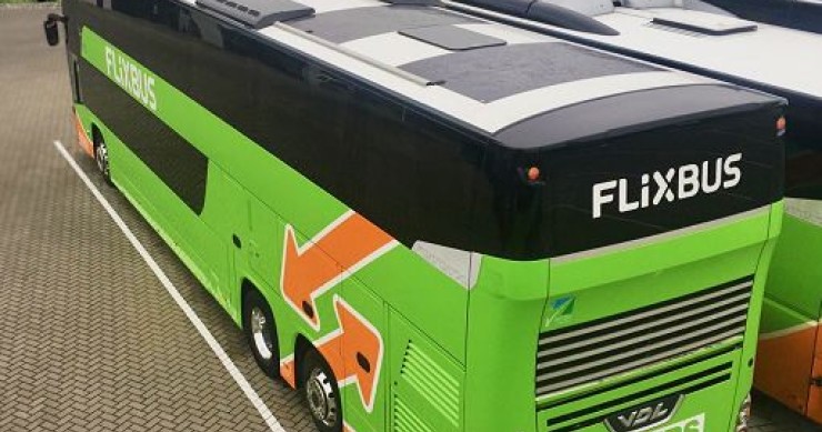 FlixBus lancia in Italiai primi autobus a pannelli solari