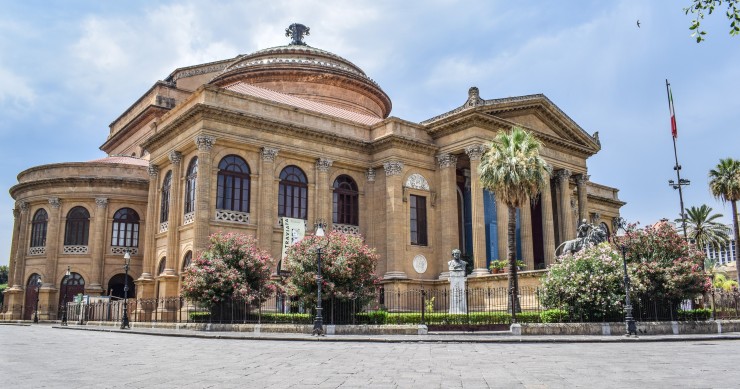 locuind în Palermo