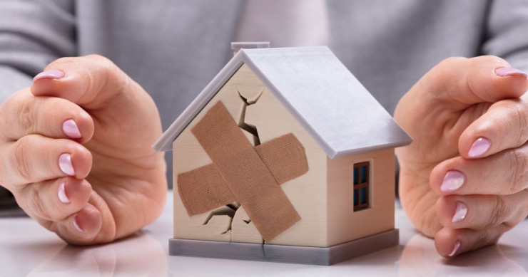 se l'inquilino moroso reca danni all'abitazione in affitto