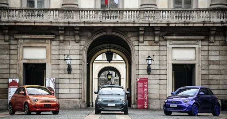 Fiat: 3 esemplari unici di 500 elettriche all'asta per 1,2 mln usd