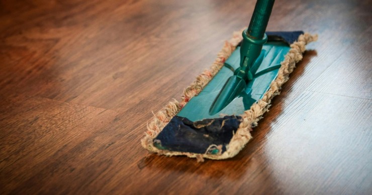 pulizia pavimento