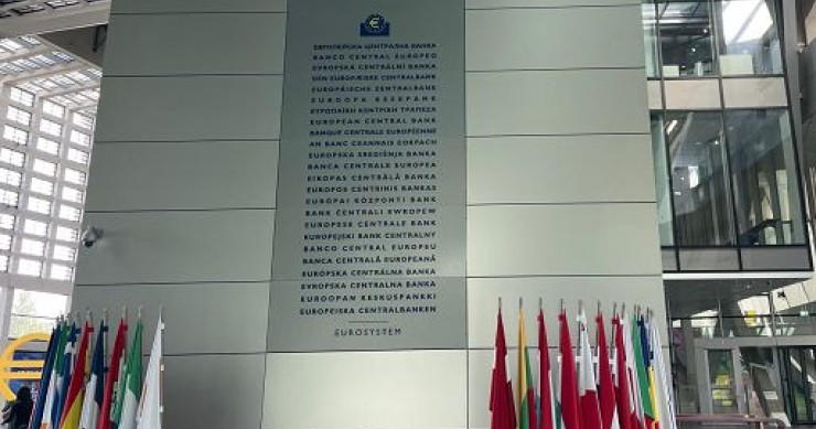 Bce, iniziato Consiglio direttivo, atteso taglio tassi da 25 pb