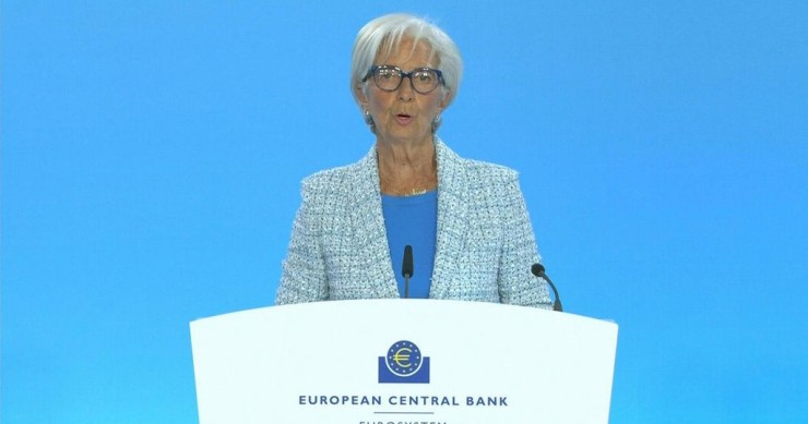 Bce, Lagarde: inflazione eurozona cala ma non vogliamo che risalga