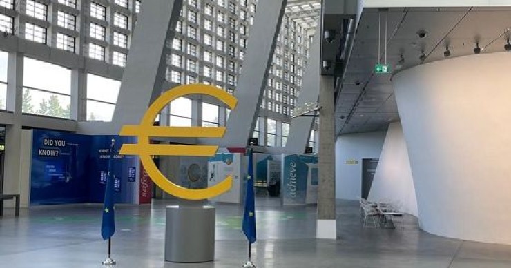 ##Bce, inflazione nell'eurozona frena ma domani attesi tassi fermi