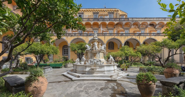 vie piu particolari Napoli