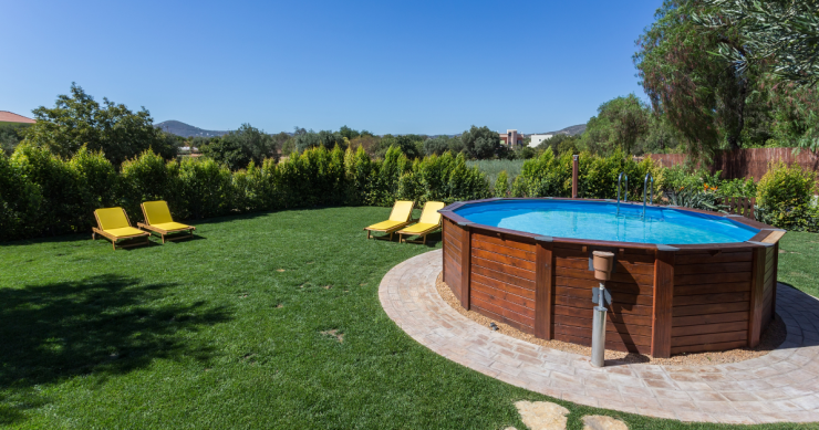 Come abbellire una piscina fuori terra