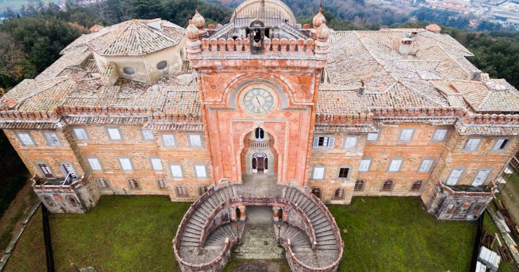 i più bei castelli abbandonati d'Italia