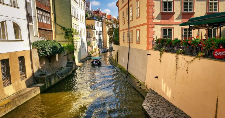 strada più stretta al mondo