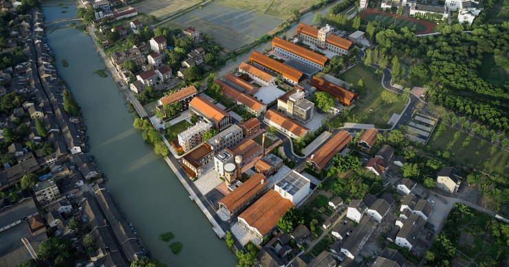 El estudio de arquitectura Lichao Architecture Design Studio ha rehabilitado esta vieja cervecería abandonada en Wuzhen (provincia de Zhejiang, China).
