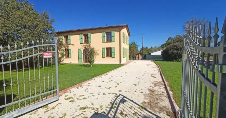 Ville indipendenti da 100.000 euro con garage e giardino