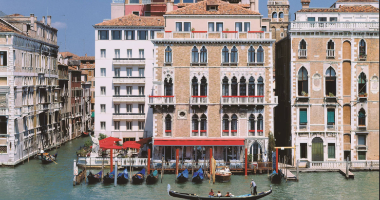 hotel bauer