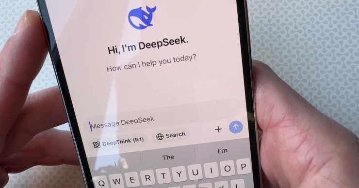 ##L'IA cinese di DeepSeek spaventa i big tech, crollo in Borsa