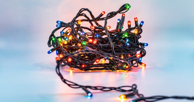 dove si buttano luci di natale rotte