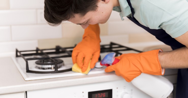 come pulire le griglie dei fornelli