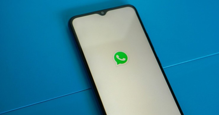 la schermata di apertura di WhatsApp su smartphone