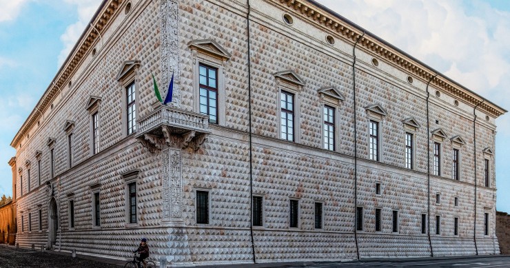 cosa vedere al palazzo dei diamanti