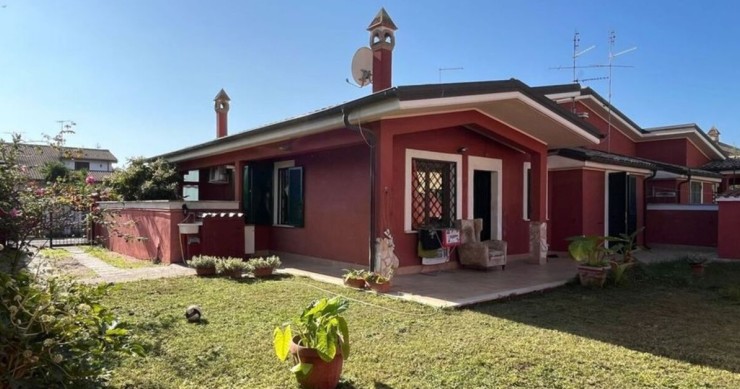 villa in vendita a tor san lorenzo