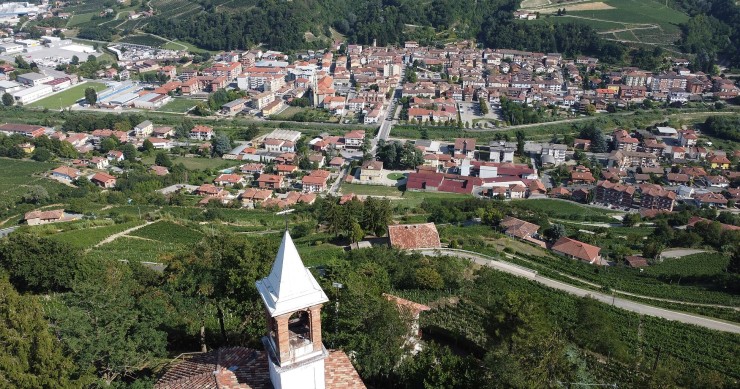 paese di cesare pavese